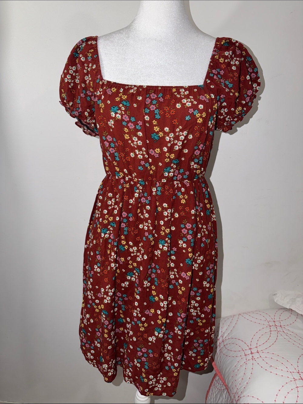 Liberty Love Burgundy Floral Square-Neck Puff Sleeve Mini Sleeve Dress